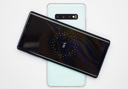 三星 Galaxy S10 支持反向无线充电功能